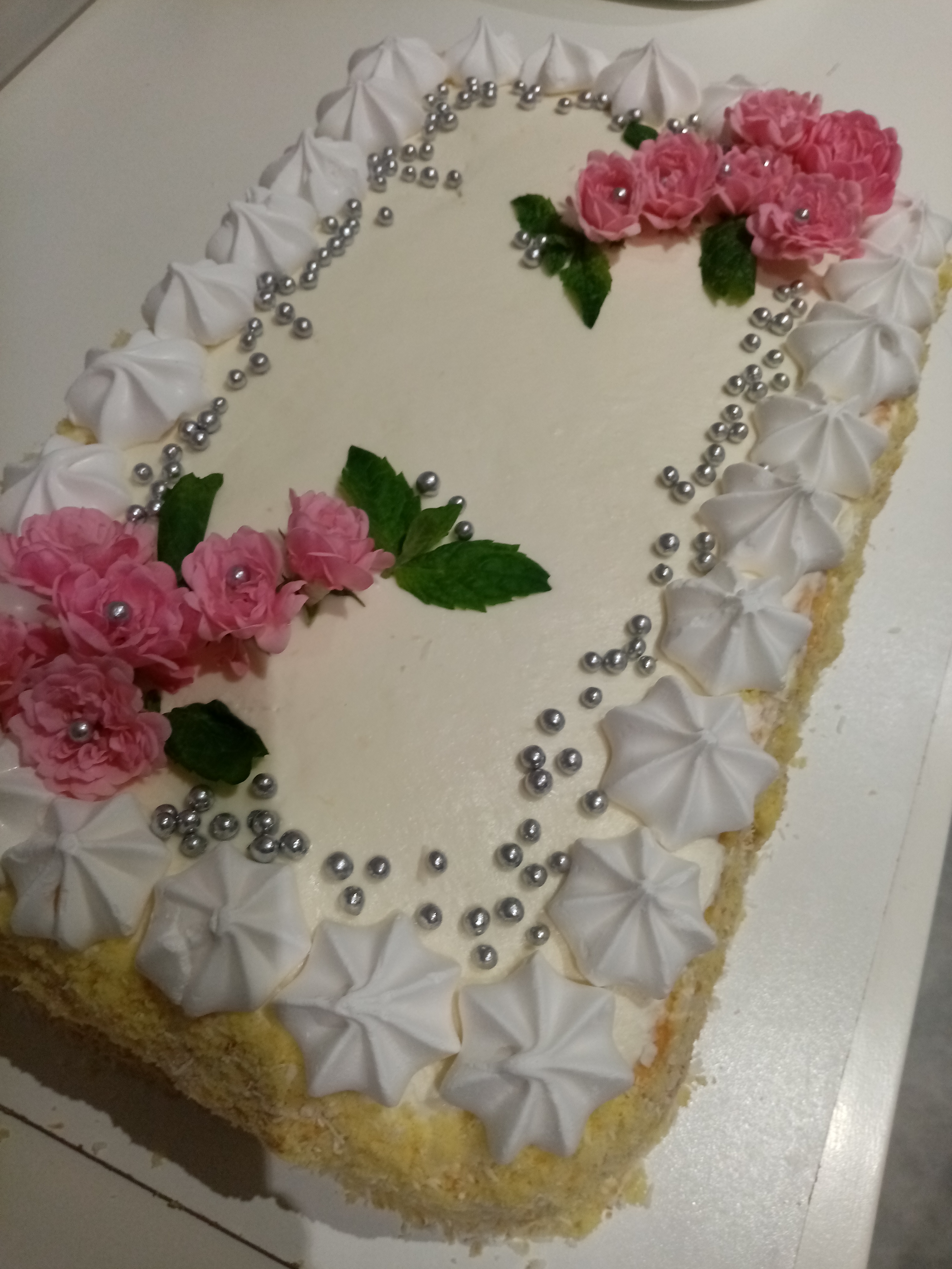 Torty z kremem i owocami